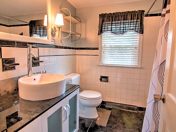 1 0f 3 new bathrooms