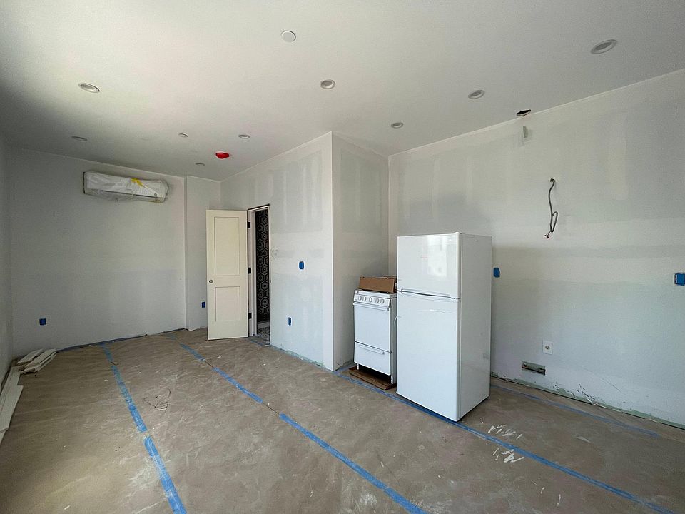 1st image of 126 Adams Ave #2