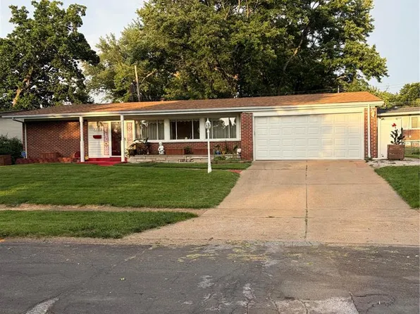1360 Nashua Dr, Florissant, MO 63033