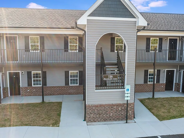 122 Brookside Lane — Photo 3
