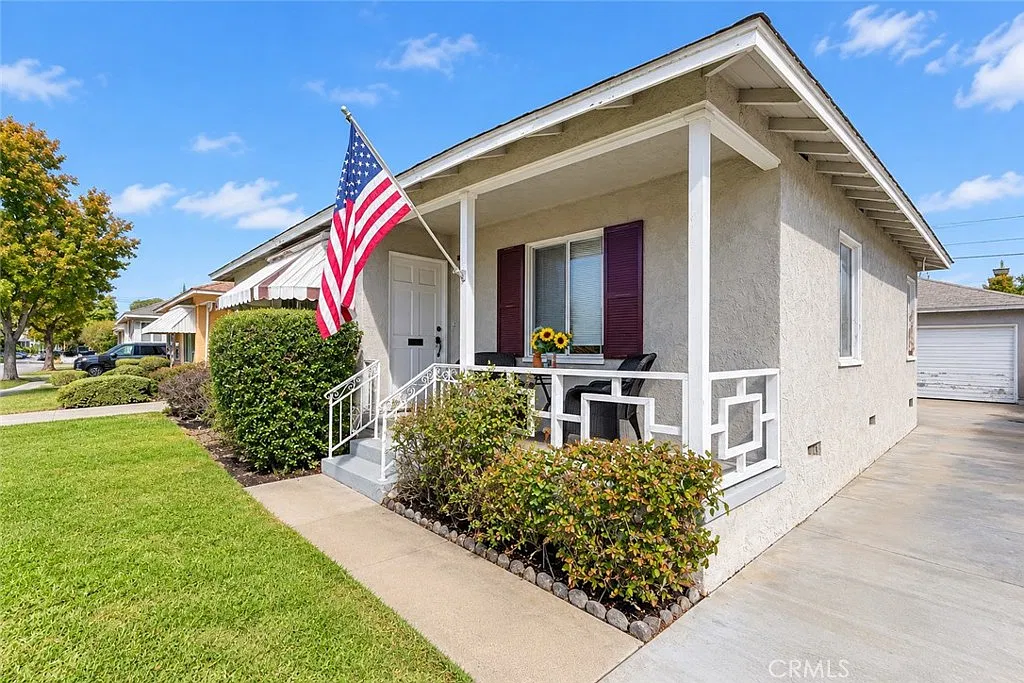 4 bed, 1594 sqft, $4,200 — Photo 3