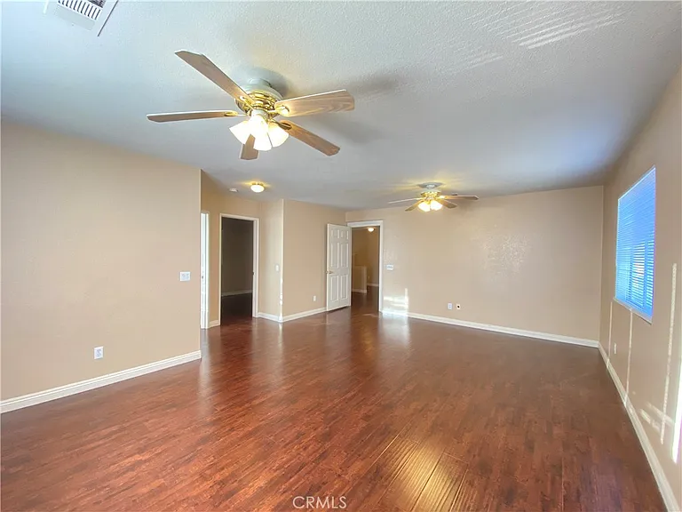 708 Hillview St — Photo 31