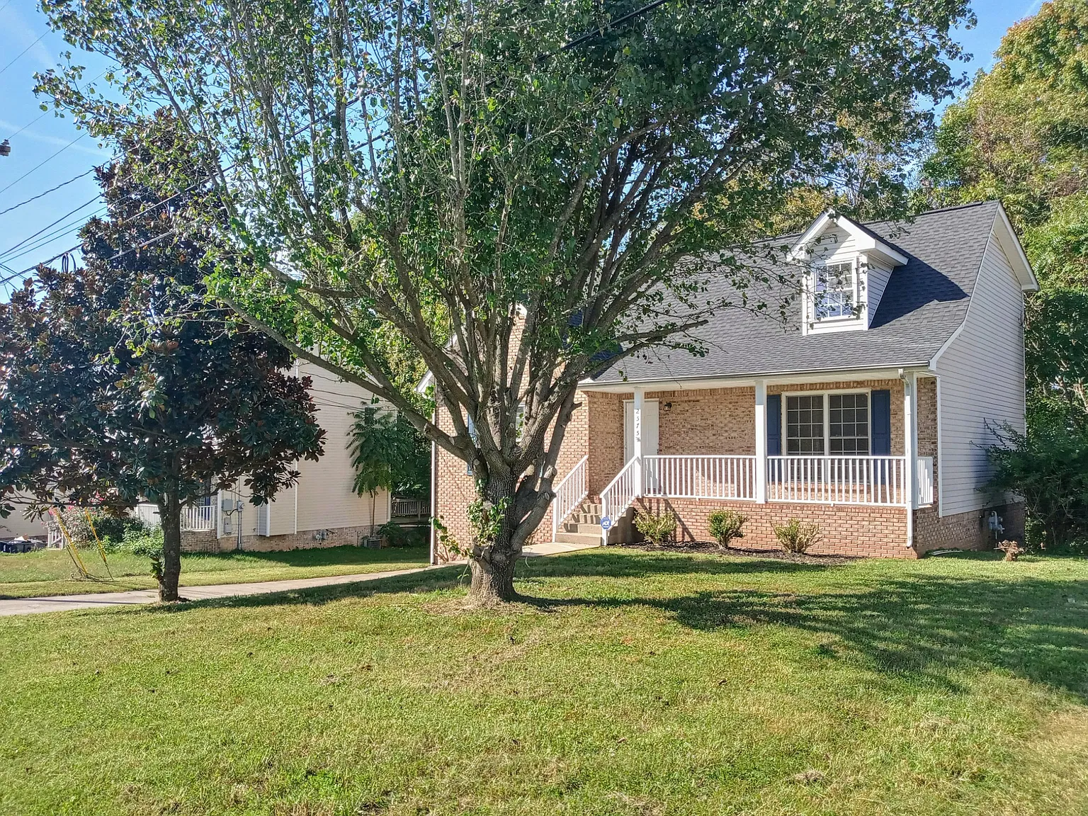 3 bed, 2.0 bath, 2083 sqft, $1,625 — Photo 2