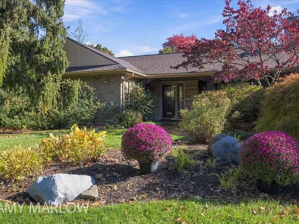 1424 Sherwood Ave SE, East Grand Rapids, MI 49506
