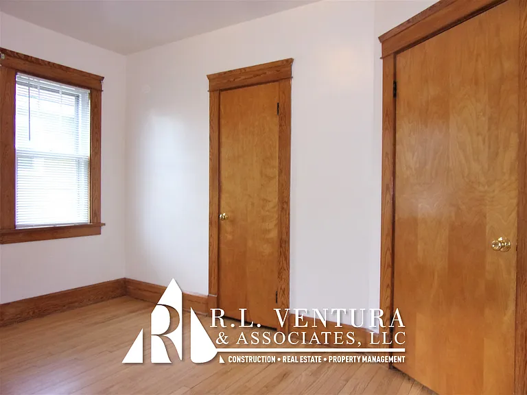 2418 Lasalle St #1/2 — Photo 10