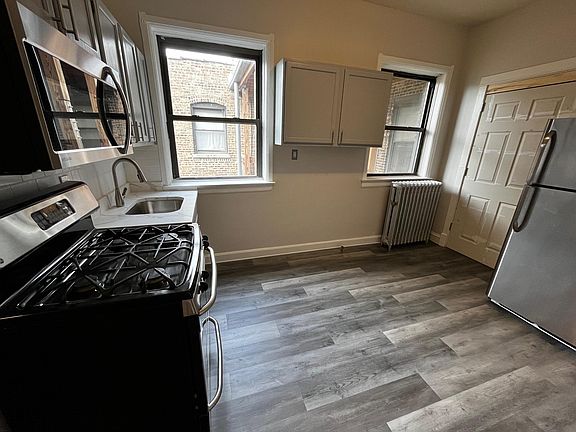 2nd image of 4920 S Vincennes Ave #3R