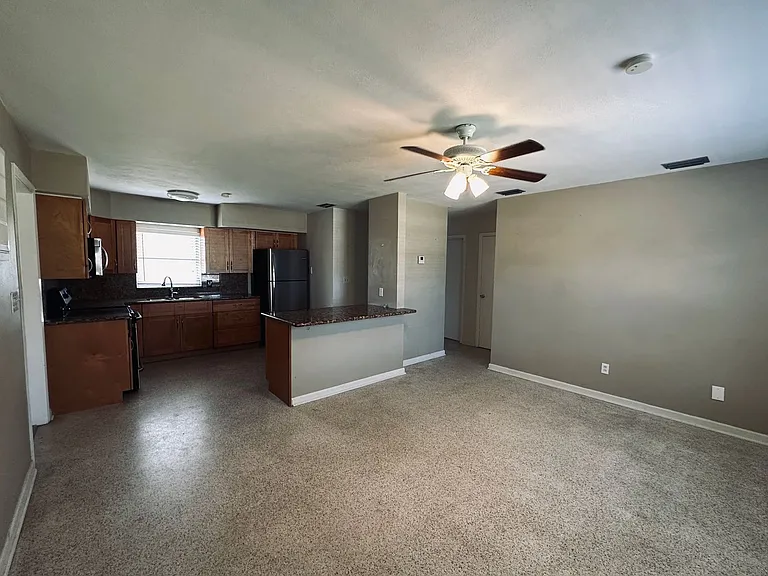 1010 S Miramar Ave #W — Photo 3