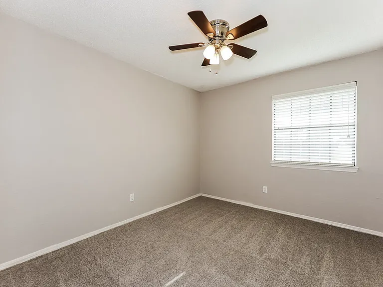 4008 Shackelford Dr — Photo 12