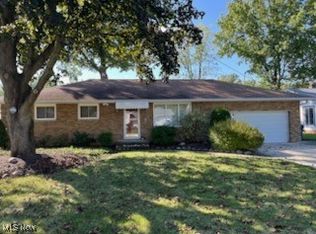 5832 Decker Rd, North Olmsted, OH 44070