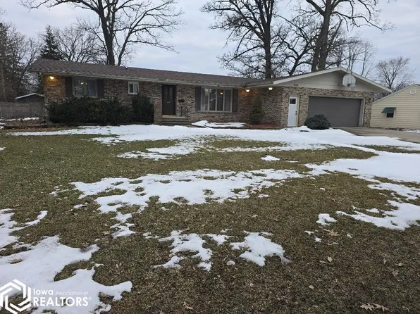 608 Oak Park Dr, Webster City, IA 50595