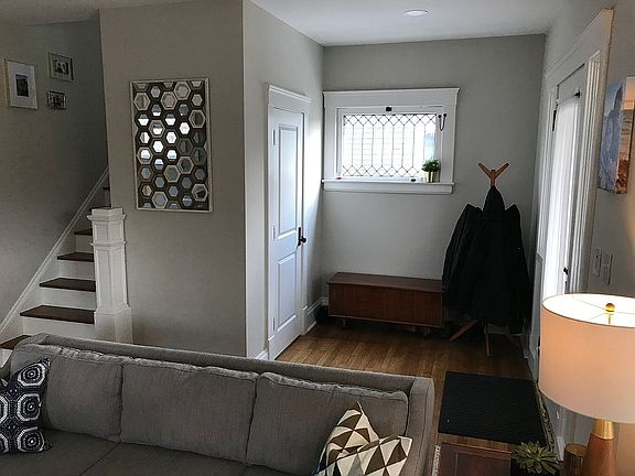 3rd image of 1195 Lakeland Ave