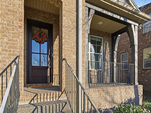 3rd image of 1007 Avery Trace Cir