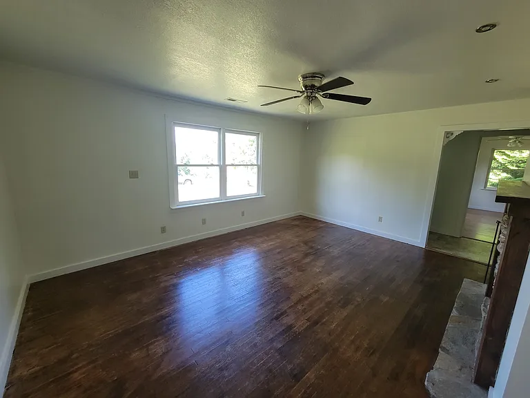 317 Poplar St — Photo 6