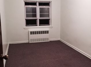 4715 Newtown Rd, Astoria, NY 11103