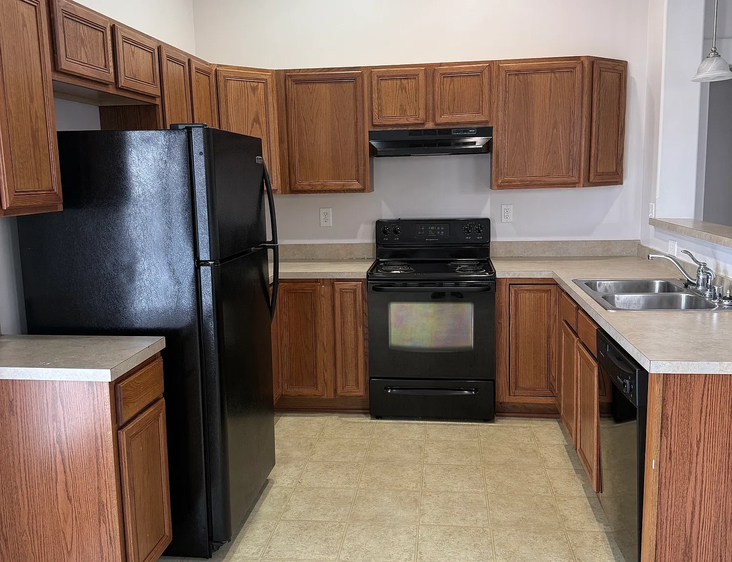 3 bed, 1251 sqft, $2,150 — Photo 4