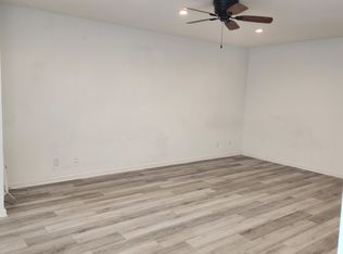 11905 Kling St APT 18, Valley Village, CA 91607