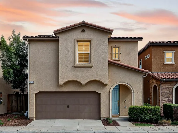560 N Elise Ln, Fresno, CA 93727