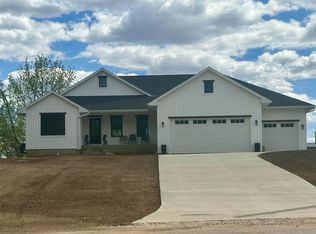 1938 Lovers Lane Blvd, Independence, IA 50644