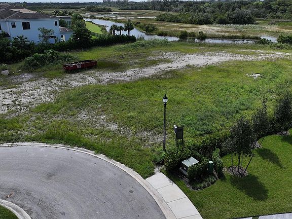 5th image of 2757 Lake Ridge Ln