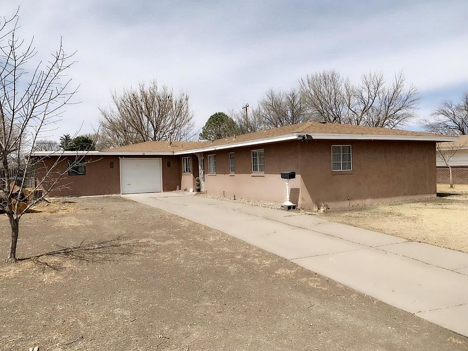 1st image of 18 Forest Dr