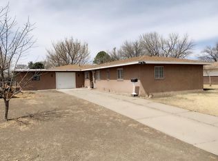 18 Forest Dr, Roswell, NM 88203