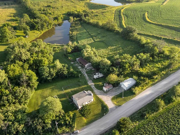 266 Indiana Dr, Pleasantville, IA 50225