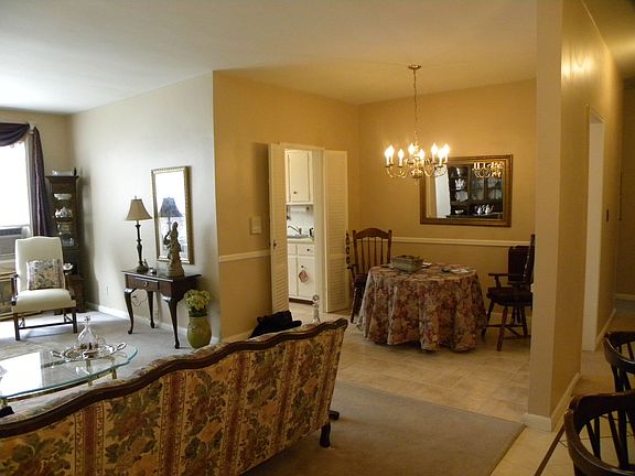 3rd image of 840 Palisade Ave APT 1G