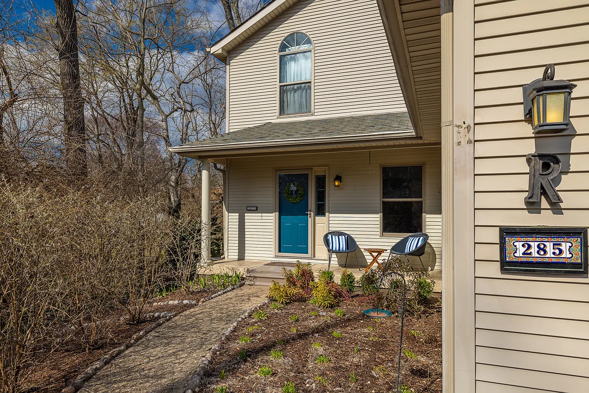 Building Photo - 285 Rosemont Gdn #R
