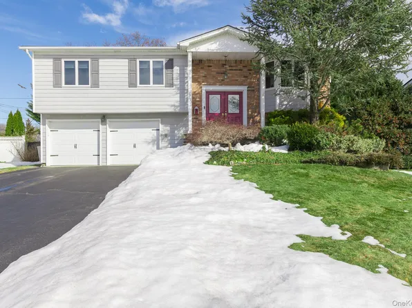 173 Fifty Acre Road S, Smithtown, NY 11787