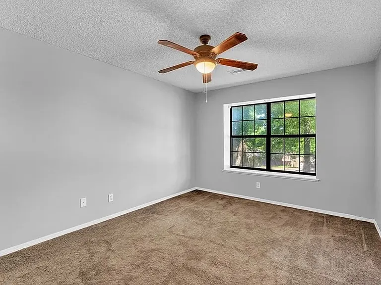 2733 E Ferguson Ave — Photo 8