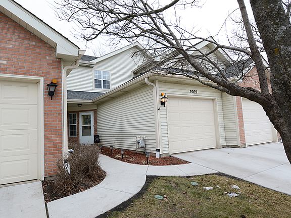 3rd image of 1469 Golfview Dr