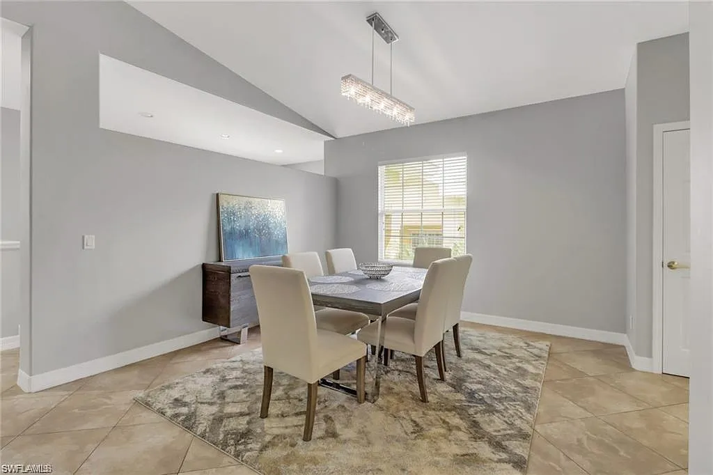 3 bed, 3.0 bath, 2394 sqft, $3,200 — Photo 3