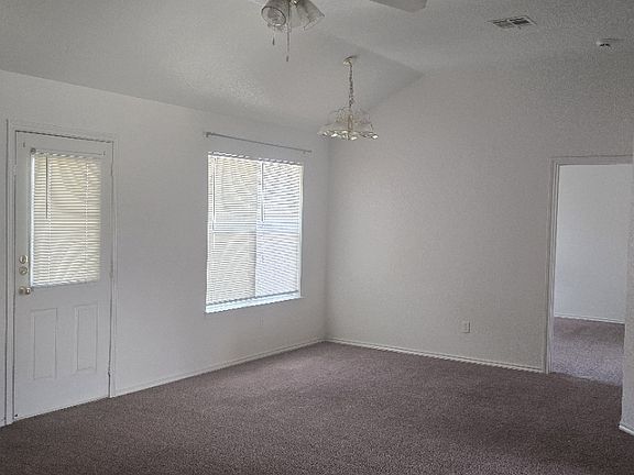 5th image of 2811 Maria Dr