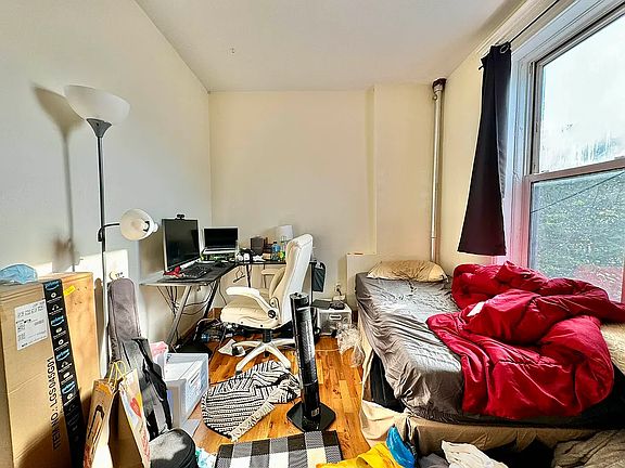 2nd image of 989 Bergen St #D2