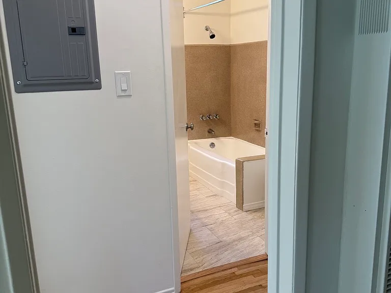 5325 Radford Ave #5 — Photo 8