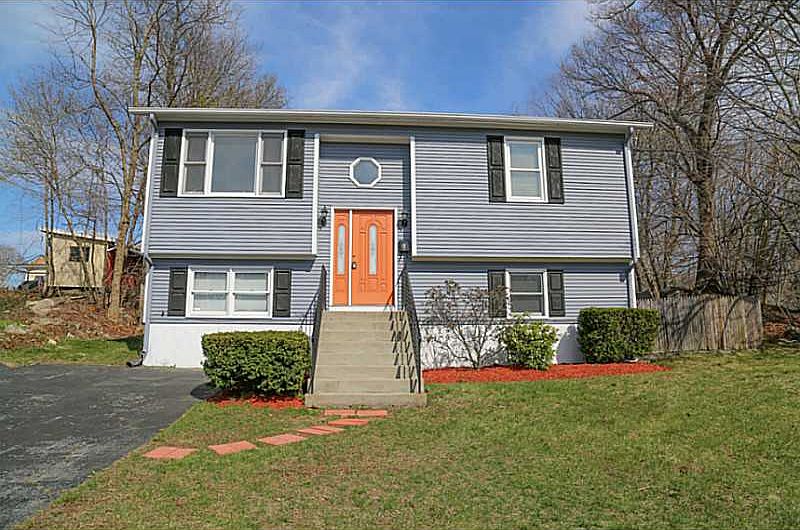 1st image of 14 Glencoe Ln