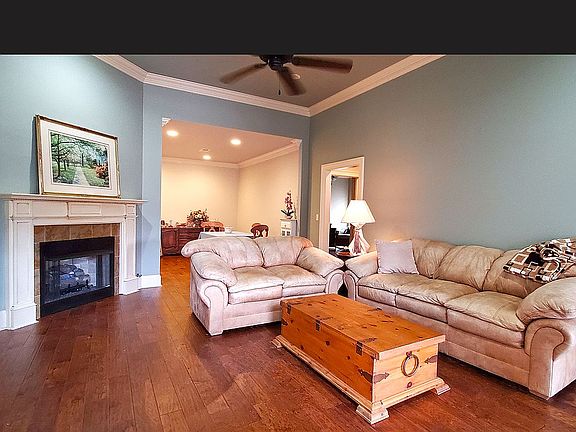 Vaulted Ceilings. Gas FireP.