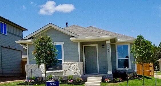 3rd image of 2200 Langdale Ln