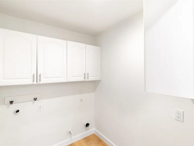 15707 Amapola Dr — Photo 34