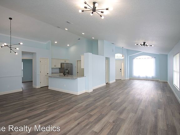 5th image of 2956 Joseph Cir