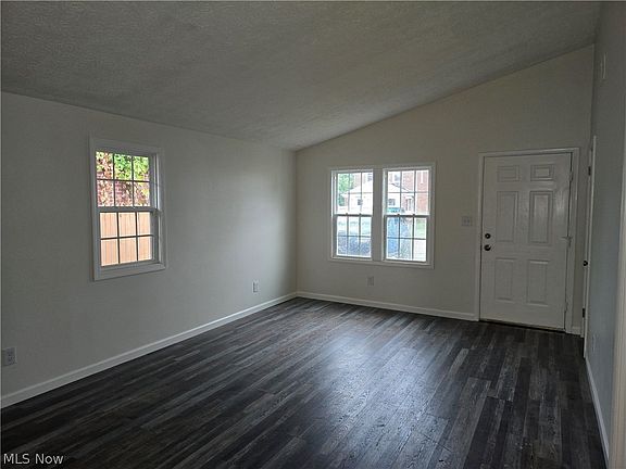 4th image of 356 Randolph St