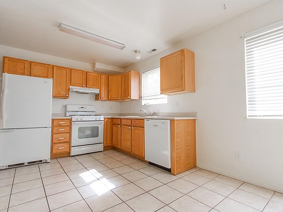 Kitchen & Dining Room