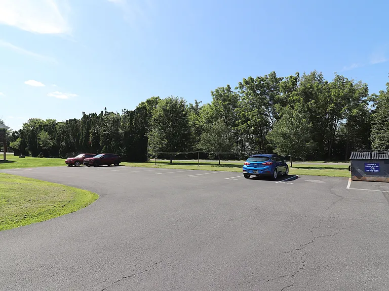 244 Colonial Dr — Photo 20