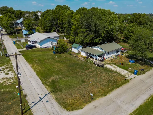 405 S Church Street, Stockton, MO 65785