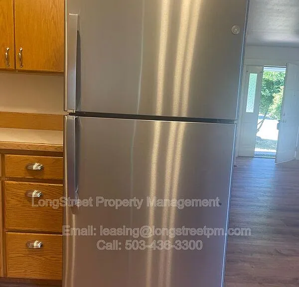1927 NW Highland Dr — Photo 11