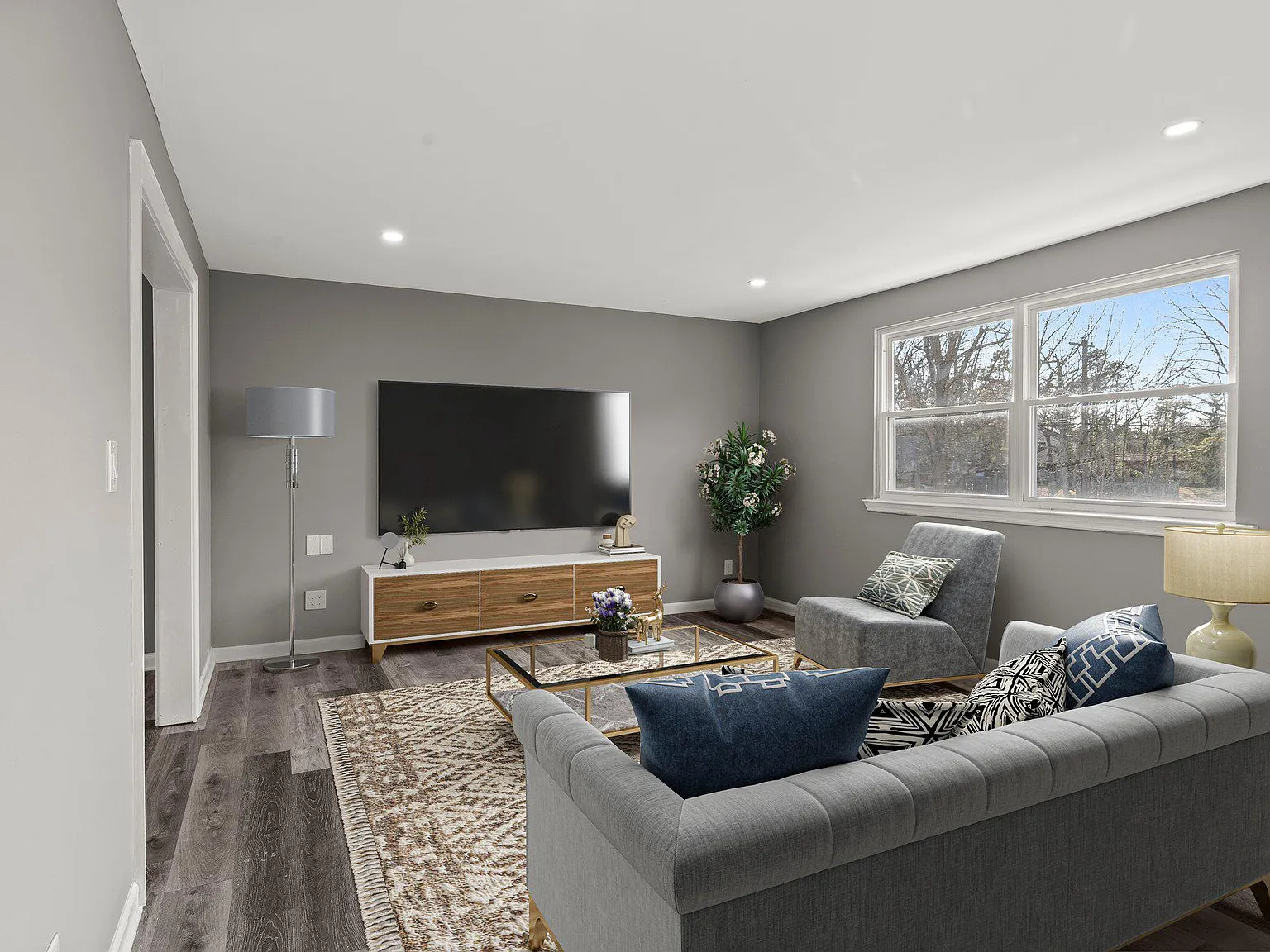 4 bed, 2310 sqft, $3,499 — Photo 4