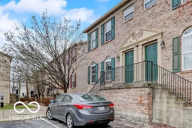 3083 Armory Dr — Photo 14