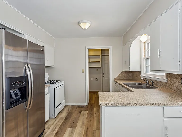 1733 N Holyoke Ave — Photo 8