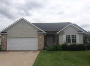 308 Lake Lida Ln, Rochelle, IL 61068