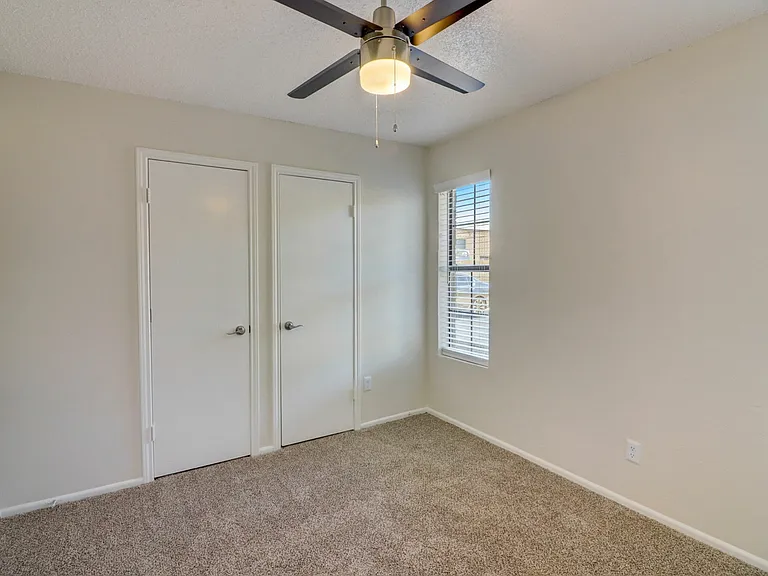 23-web-or-mls-Lake Park Rd-023